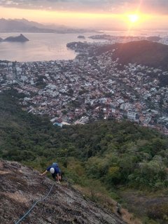 Batismo de Escalada - Desbrava Rotas | Agência de Turismo e Eventos