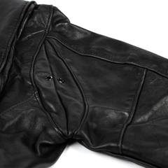 jaqueta de couro forrada com bolsos e ziper frontal