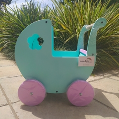 CARRITO DE PASEO/COCHECITO PARA MUÑECAS AQUA - Ula Ula • Buenos Juguetes •