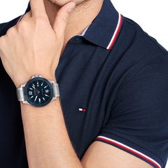 Reloj Tommy Hilfiger Ryan 1791994 Para caballero con calendario malla de acero plateado