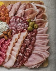 Picada de fiambre Premium- Para 12 personas - comprar online