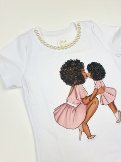 Blusa tal FILHA cacheada na internet