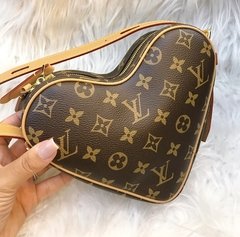 Louis V. New Heart Shaped Monogram Game On Coeur Coração - loja online