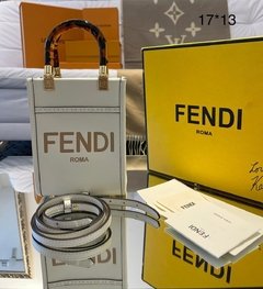 MINI SUNSHINE SHOPPER FENDI na internet