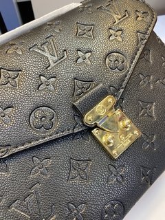 Bolsa Louis V. Metis preta na internet