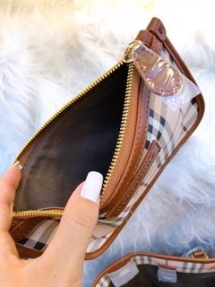 Burberry Haymarket + mini bag couro legítimo - comprar online