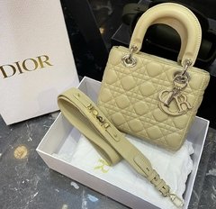 Bolsa Lady Dior na internet