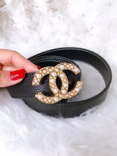 Cinto Chanel em couro pérolas - comprar online