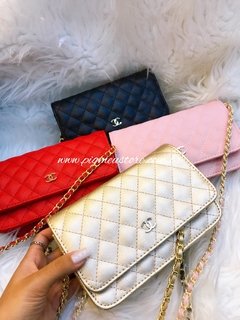 Chanel wallet ferragem dourada couro poliuretano caviar