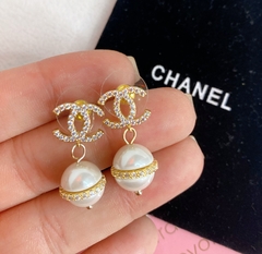 Brinco Chanel pérolas