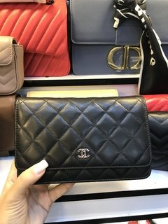 CHANEL WOC WALLET ON CHAIN COURO LISO COM PRATA Premium na internet