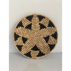 Adorno de pared - Plato de Fibra natural con detalles en negro - 47 cm diámetro