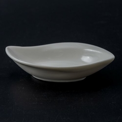 Copetinero - Salsero Individual - Hoja - Porcelana Blanca - 14 cm largo x 8 cm prof. x 2.5 cm alto