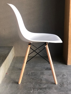 Silla Eames - Blanca en internet