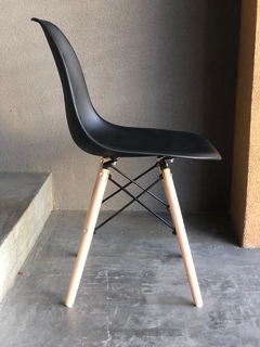 Silla Eames - Negra en internet