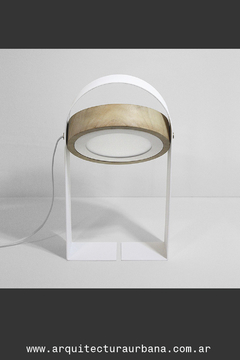 Lámpara de escritorio metal y madera - comprar online
