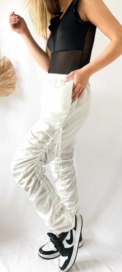 PANTALON PARACHUTE CON TIRAS - comprar online