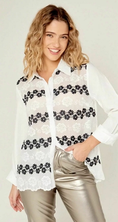 CAMISA BORDADA FLOR BLANCO Y NEGRO IMPORTADO - comprar online