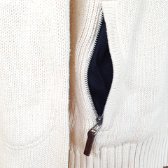 Casaco de tricô off-white na internet