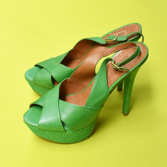 Sandália meia-pata verde
