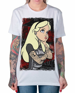 Camiseta Alice Gótica na internet