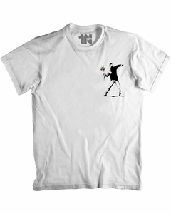 Camiseta Banksy Bomb - comprar online