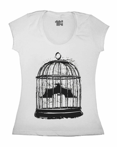 Camiseta Feminina Bat Cage na internet