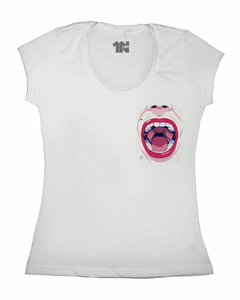 Camiseta Feminina Boca Aberta de Bolso na internet