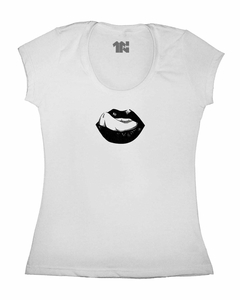 Camiseta Feminina Lambida de Bolso na internet