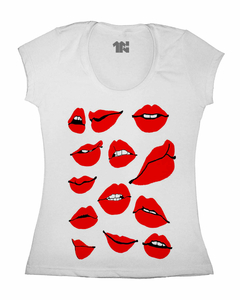 Camiseta Feminina Lábios Perfeitos na internet