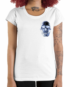 Camiseta Feminina Caveira Negativa de Bolso