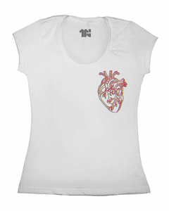 Camiseta Feminina Coração 3D de Bolso na internet