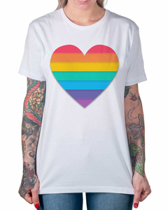 Camiseta Coração Arco-íris na internet