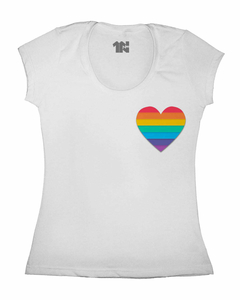 Camiseta Feminina Coração Arco-íris de Bolso na internet
