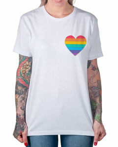 Camiseta Coração Arco-íris de Bolso na internet