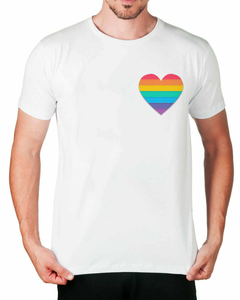 Camiseta Coração Arco-íris de Bolso - comprar online