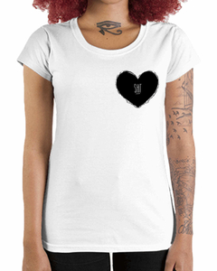 Camiseta Feminina Coração Vazio de Bolso