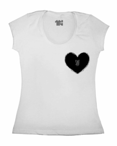 Camiseta Feminina Coração Vazio de Bolso na internet