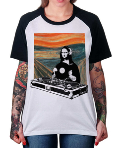 Camiseta Raglan DJ Mona na internet