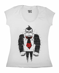 Camiseta Feminina Gorila Banksy na internet