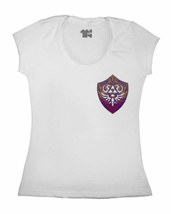 Camiseta Feminina Escudo de Herói de Bolso na internet