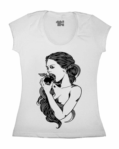 Camiseta Feminina Eva na internet