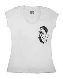 Camiseta Feminina Eva de Bolso na internet