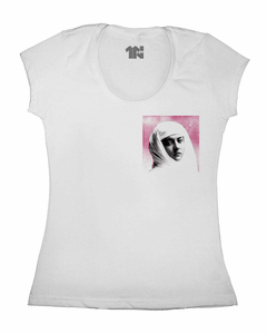 Camiseta Feminina Maude de Bolso na internet