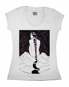 Camiseta Feminina Gaia na internet