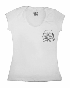 Camiseta Feminina Gato de Livros na internet