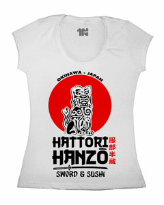 Camiseta Feminina Hattori Hanzo Espadas e Sushi na internet