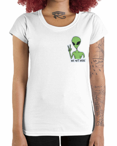 Camiseta Feminina Homenzinhos Verdes
