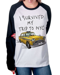 Camiseta Raglan Manga Longa I Survived My Trip To NY na internet