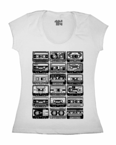 Camiseta Feminina K7 na internet
